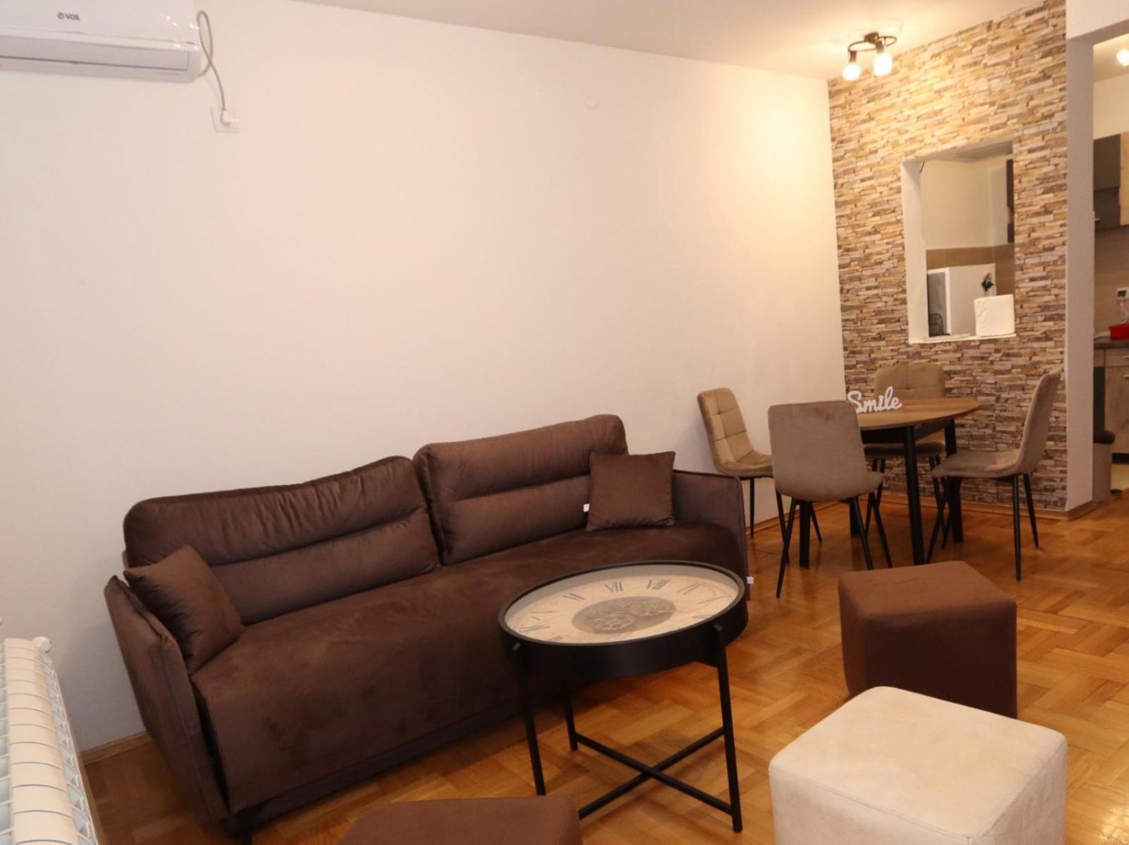 Lux Apartment Rose 2 60M2 Kragujevac Kültér fotó