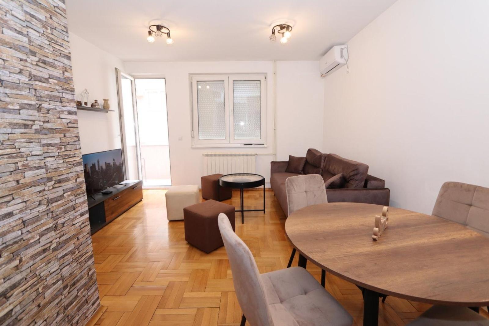 Lux Apartment Rose 2 60M2 Kragujevac Szoba fotó